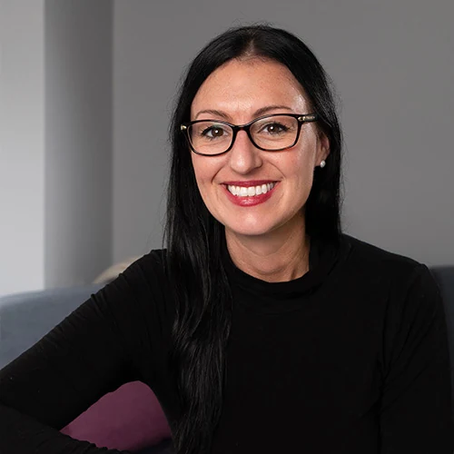 Headshot of Lindsey Mello