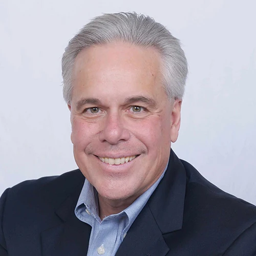 Headshot of Thomas Hess