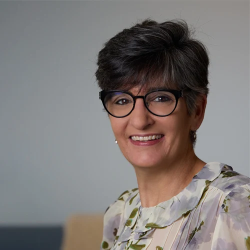 Headshot of Valerie Thomas